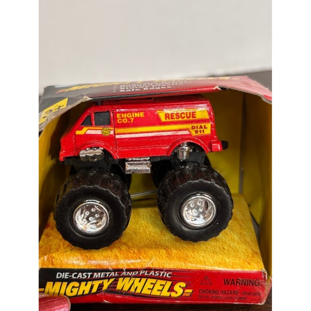 Soma Mighty Wheels Rescue Van Die-Cast Monster Truck Red Engine Co 7 842542